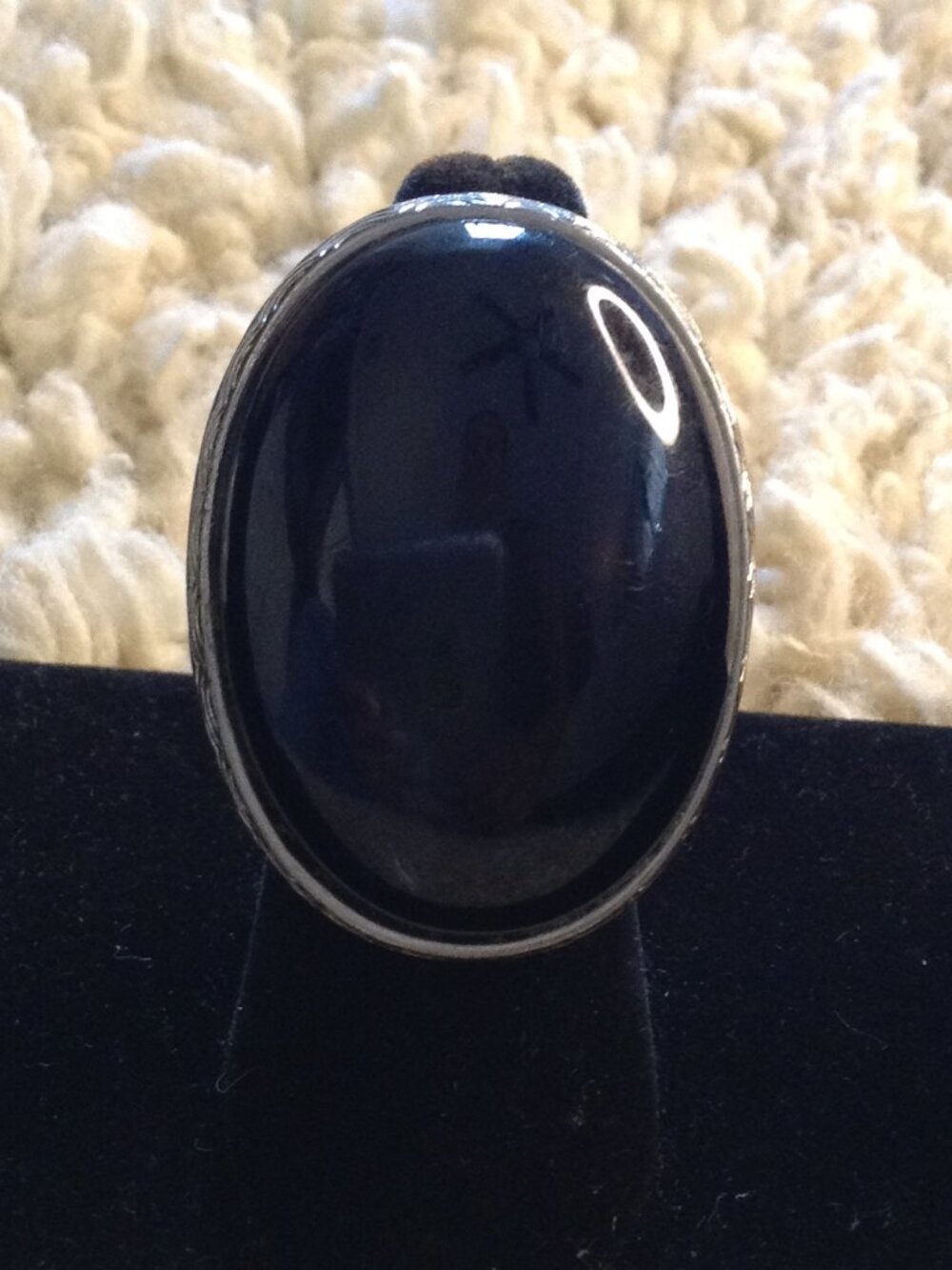 Costume Silver and Black Onyx Oval Cocktail Ring "7.75" Wear on Band Statement